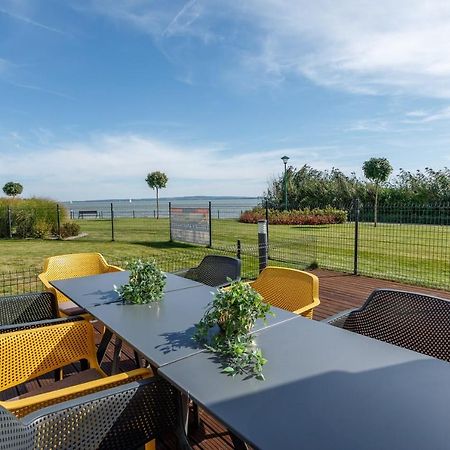 Royal Cafe Apartman Кестхей Экстерьер фото