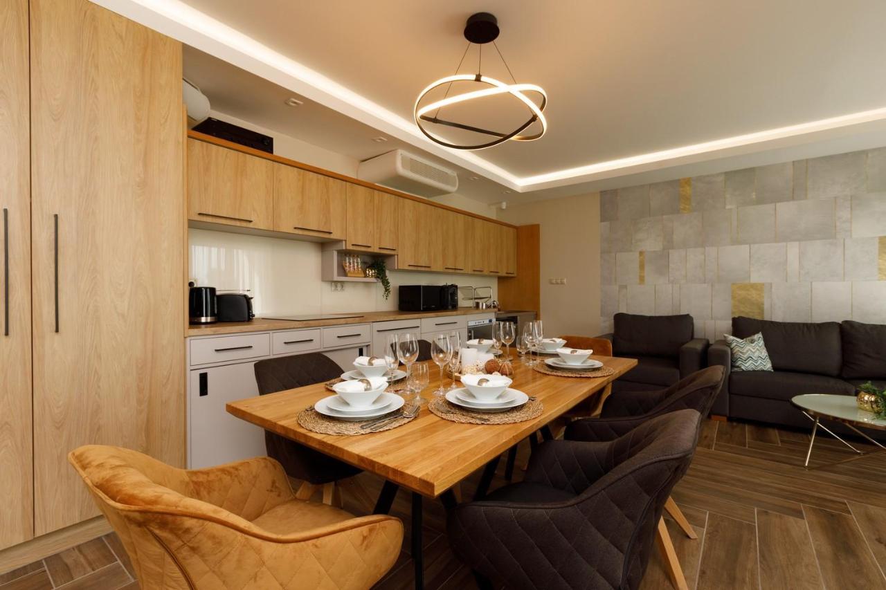 Royal Cafe Apartman Кестхей Экстерьер фото