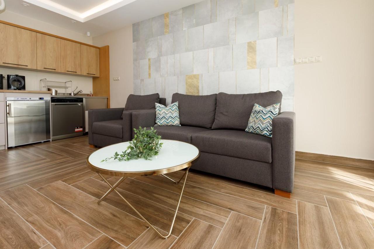 Royal Cafe Apartman Кестхей Экстерьер фото