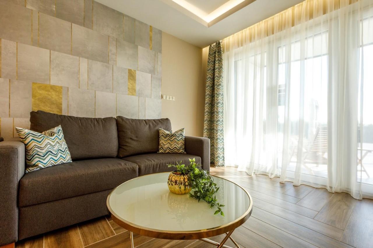Royal Cafe Apartman Кестхей Экстерьер фото